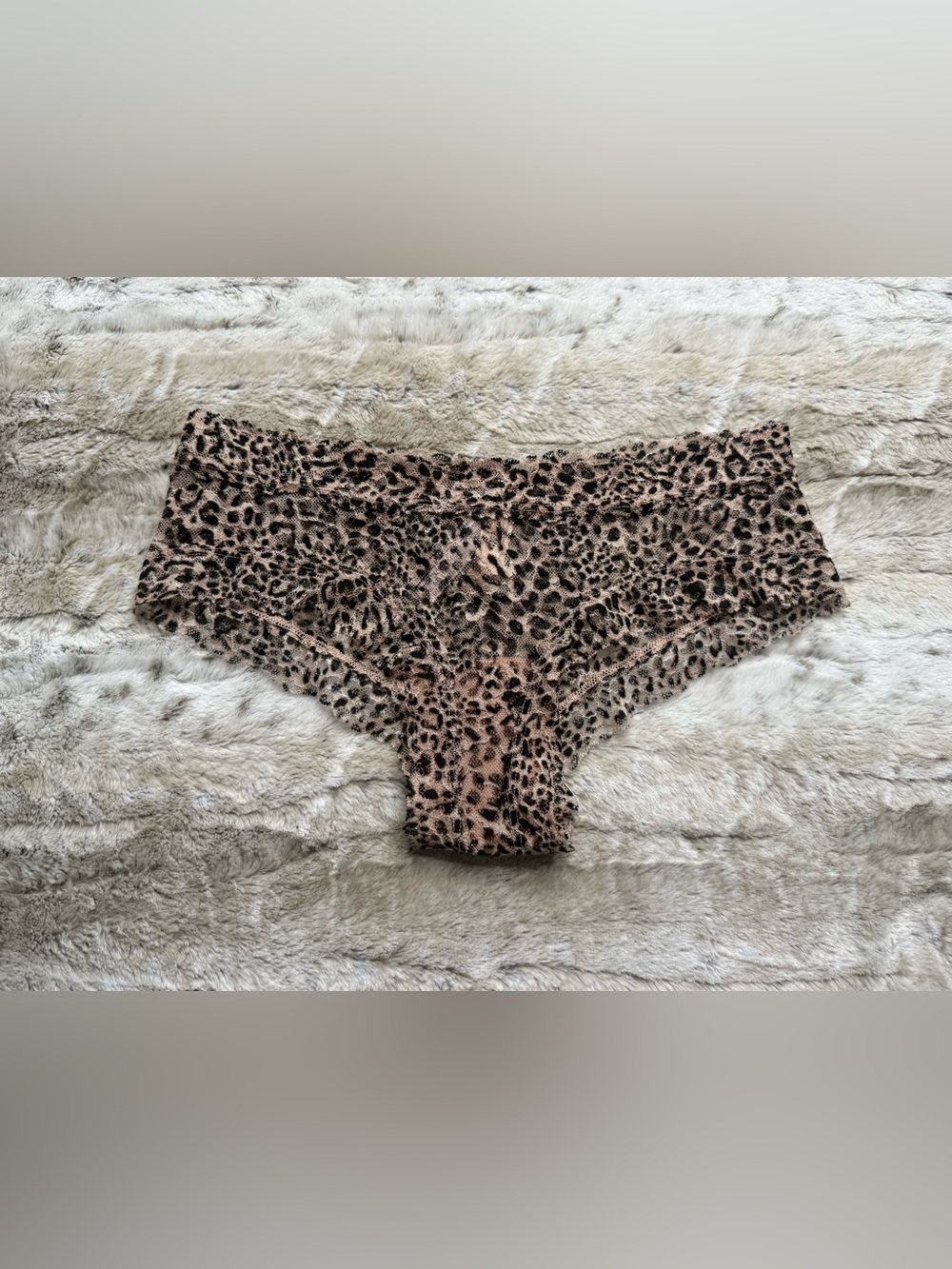 *NWT* Victoria’s Secret Lace Cheeky Panty, Size M